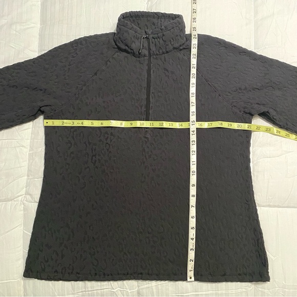 Eddie Bauer Dark Gray Leopard Print Quarter Zip Fleece Sweater Women’s Size L - Picture 10 of 11